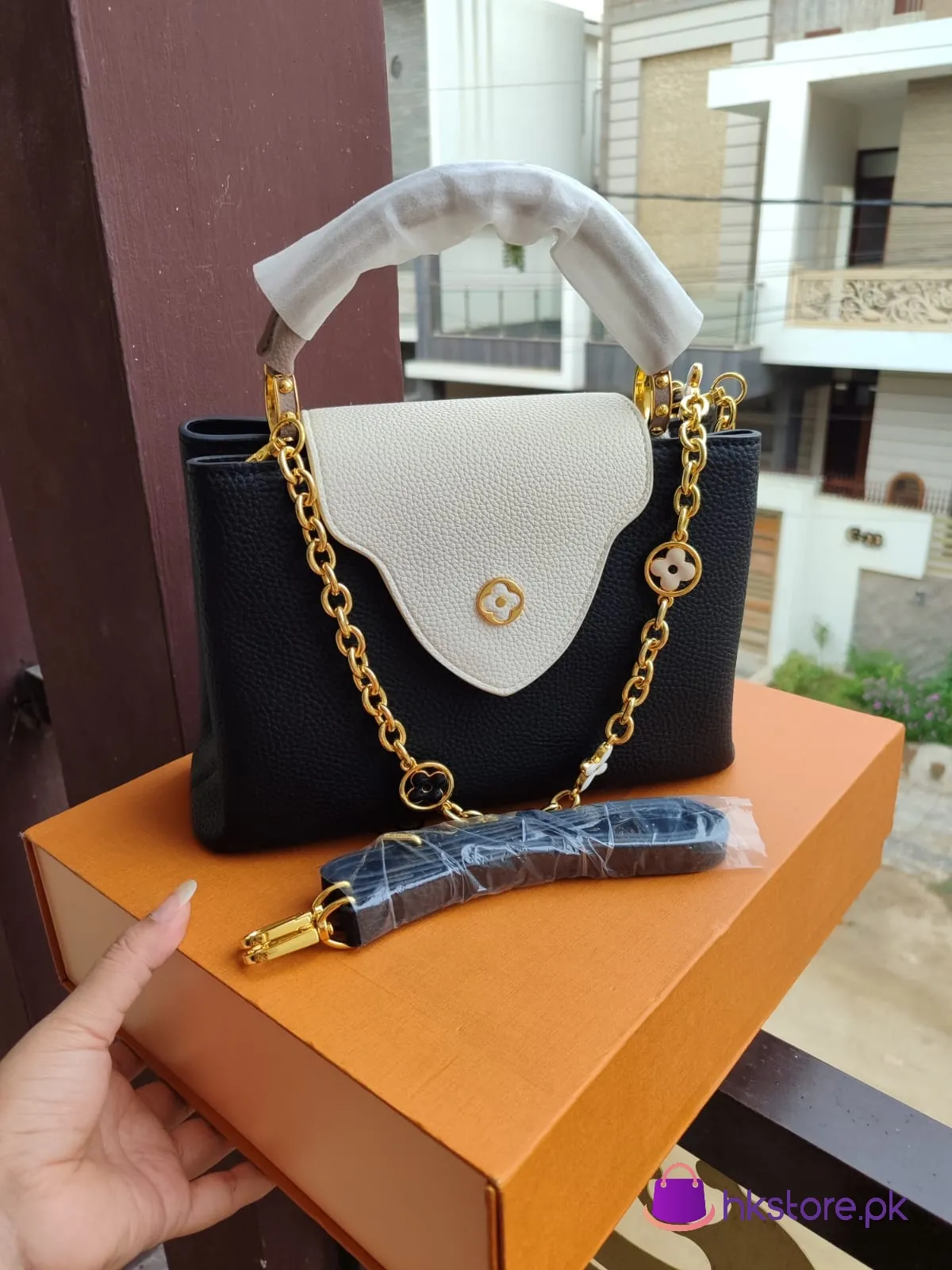 Best Price Lv chain handbag 